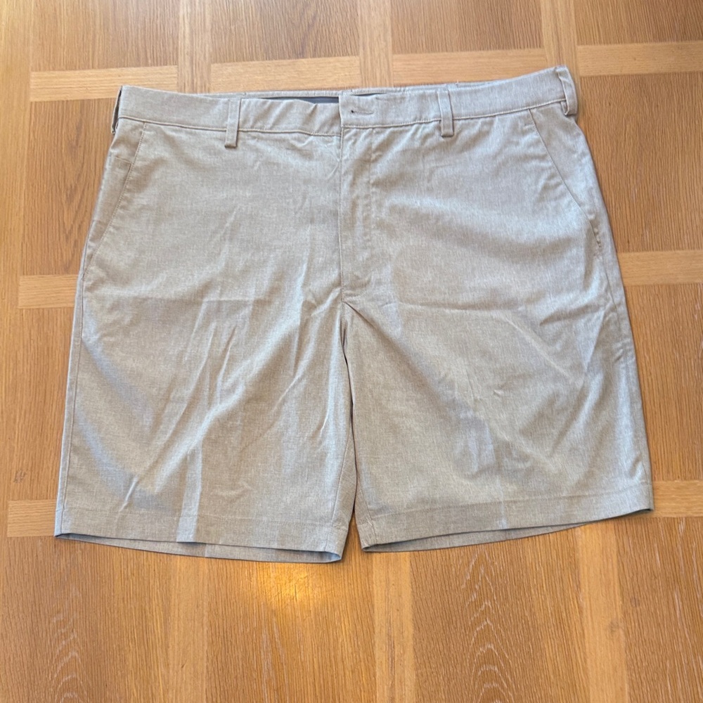 Men's golf PGA TOUR Tan Shorts
